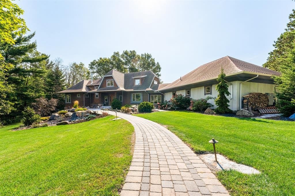 House in Eau Claire, Wisconsin, United States 4 - 18222401