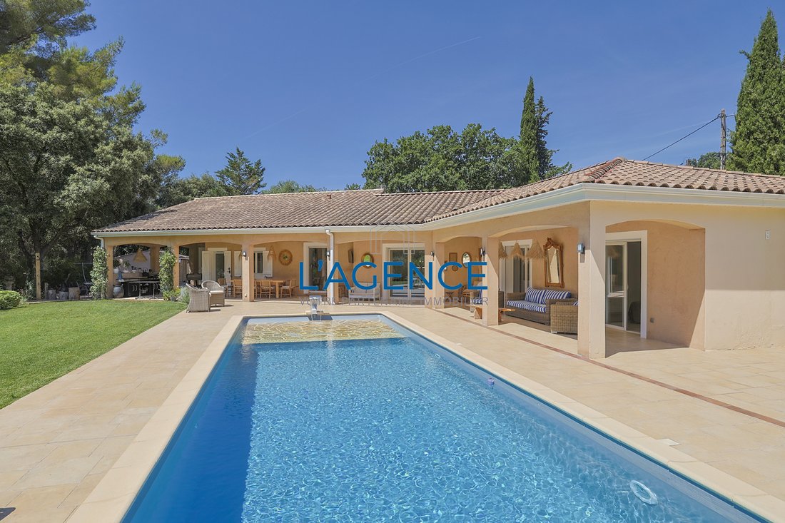Villa in Est, Solliès-Pont, France 1 - 18222756