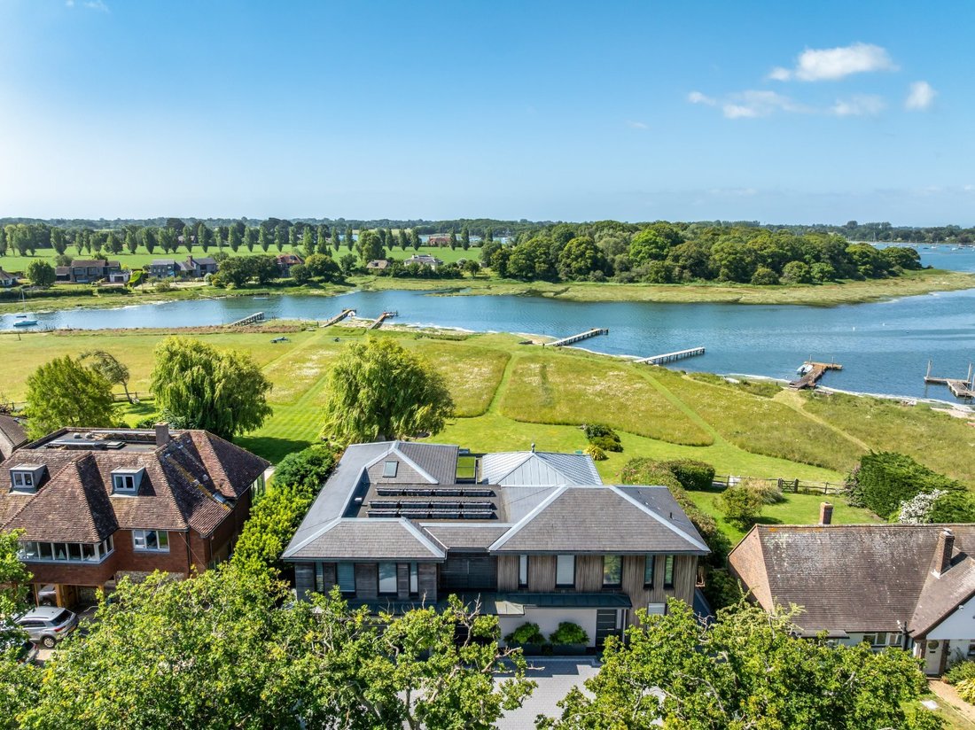 House in Bosham Hoe, Bosham, England 1 - 18222446