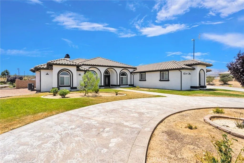 House in Phelan, California, United States 2 - 18223276
