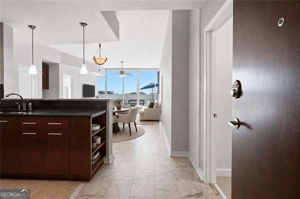 Condo in Atlanta, Georgia, United States 4 - 18223163