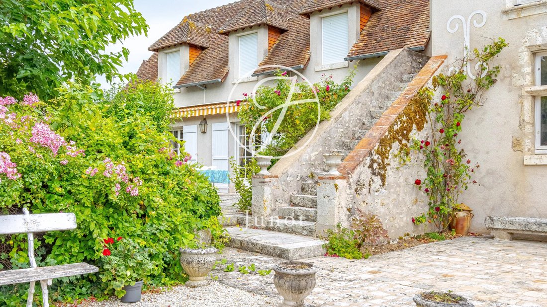 House in Saint-Denis-sur-Loire, Centre-Val de Loire, France 2 - 18222357