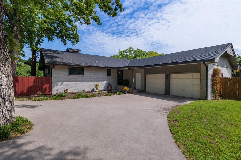 House in Azle, Texas, United States 1 - 18223424