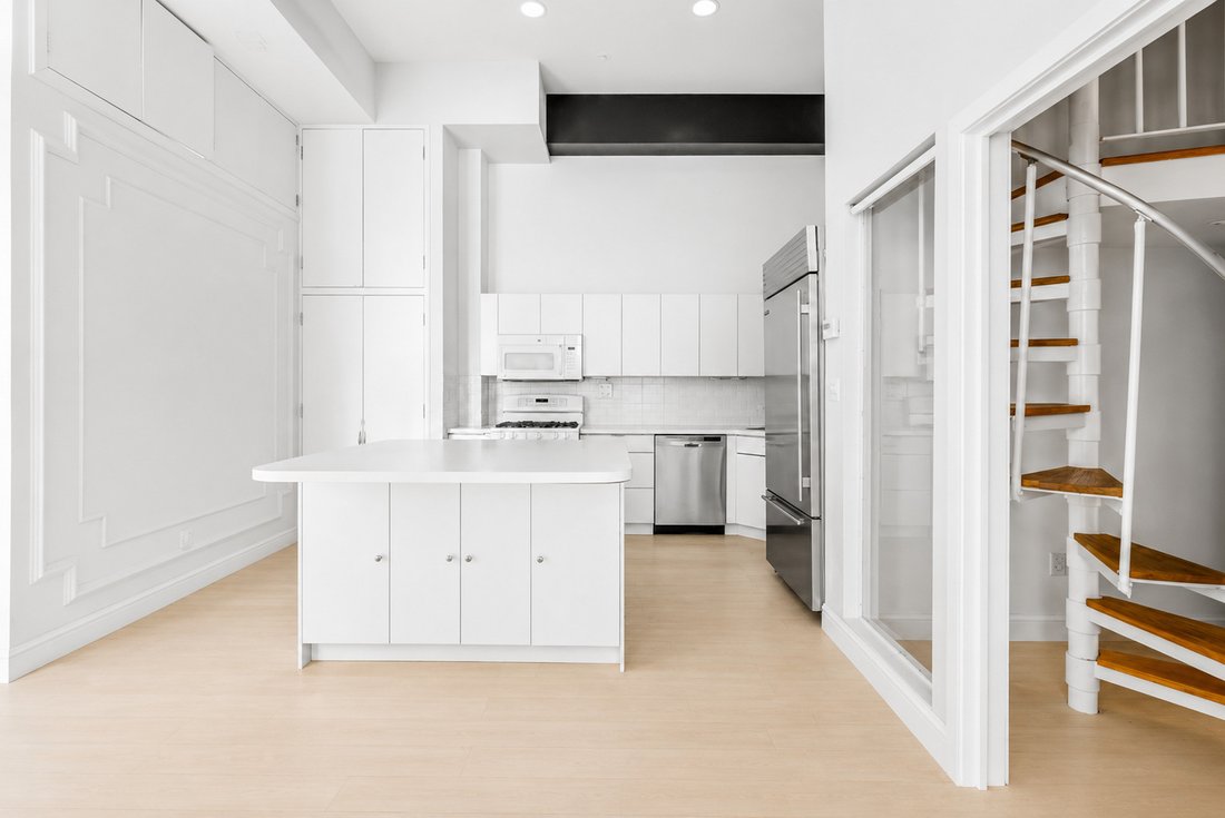 Condo in New York, New York, United States 2 - 18217125