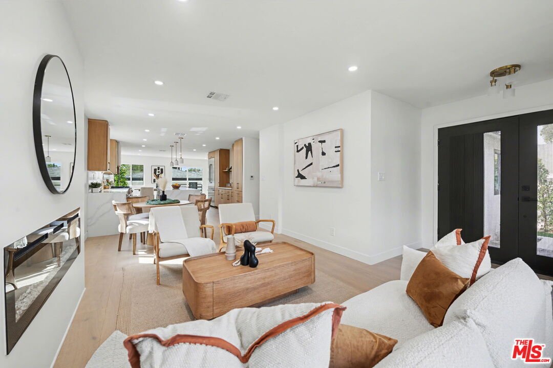 House in Los Angeles, California, United States 5 - 18223631