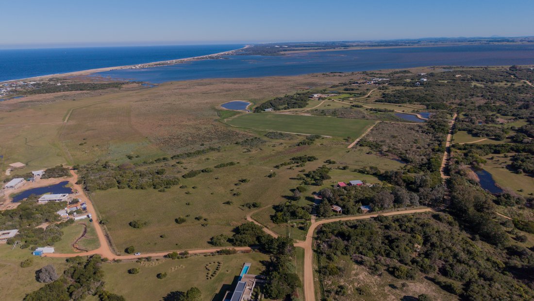 Land in Chacras de Medellin Sur Lac, Maldonado Department, Uruguay 2 - 18222795