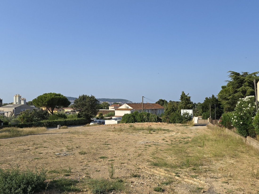 Land in Balaruc-les-Bains, Occitania, France 2 - 18222672