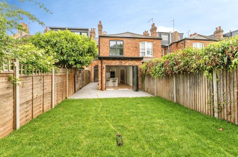 House in Barnet, England 5 - 18222178