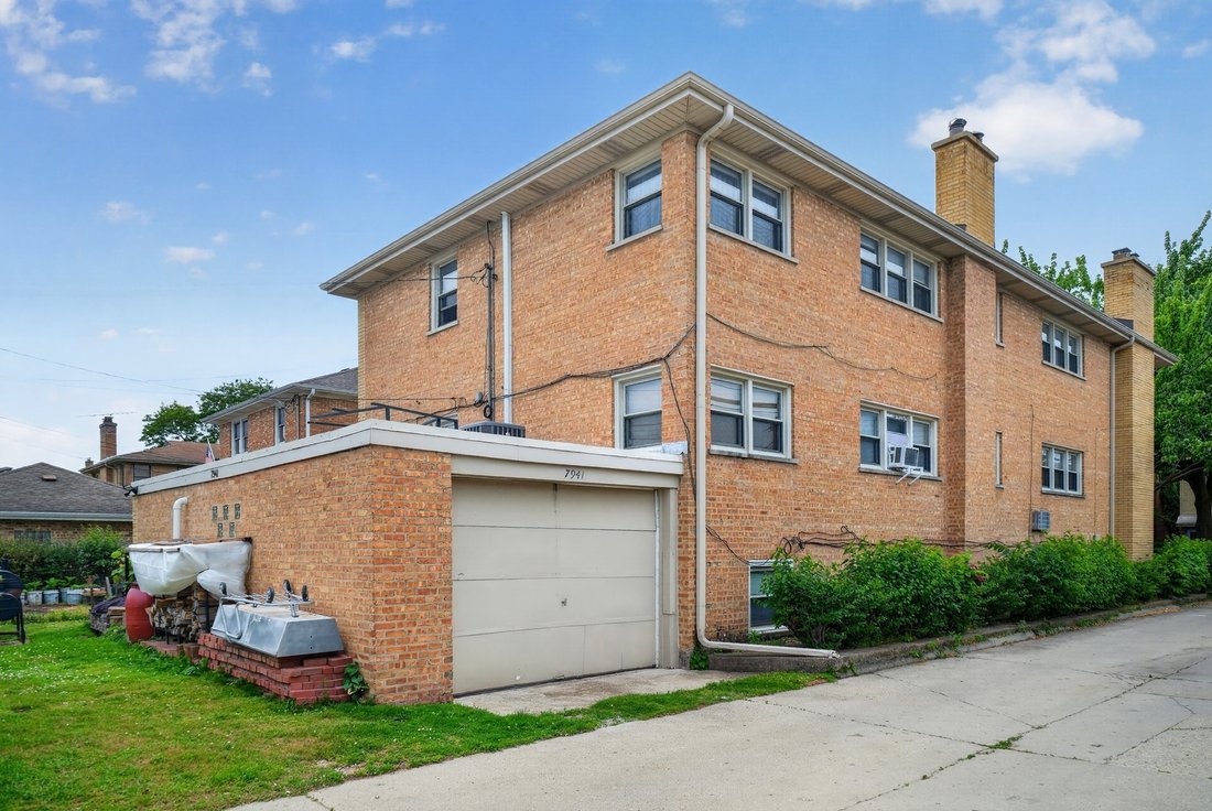 Skokie, Illinois, United States 3 - 18222438