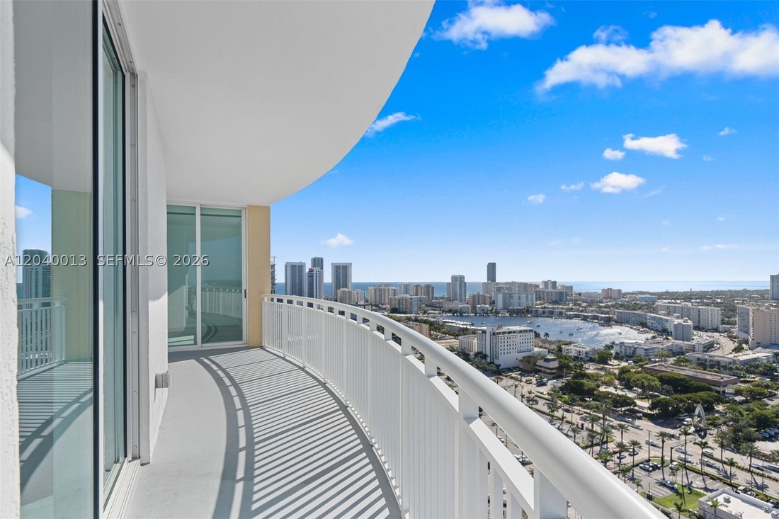 Condo in Hallandale Beach, Florida, United States 3 - 18222959