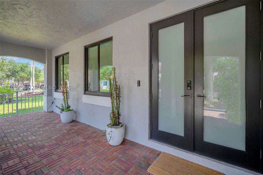 House in Weston, Florida, United States 5 - 18222937