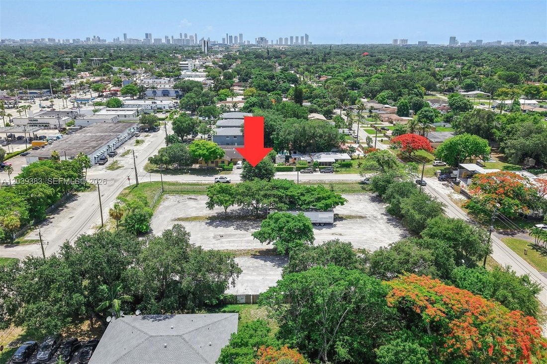 Land in Opa-locka, Florida, United States 2 - 18223590