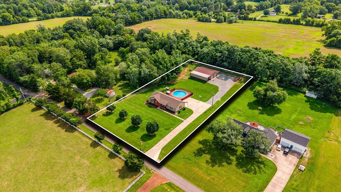 House in Greenbrier, Tennessee, United States 1 - 18205045