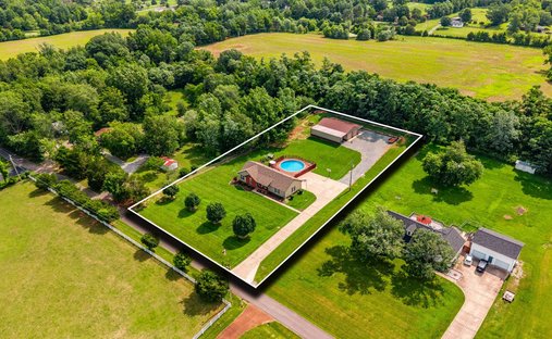 House in Greenbrier, Tennessee, United States 1
