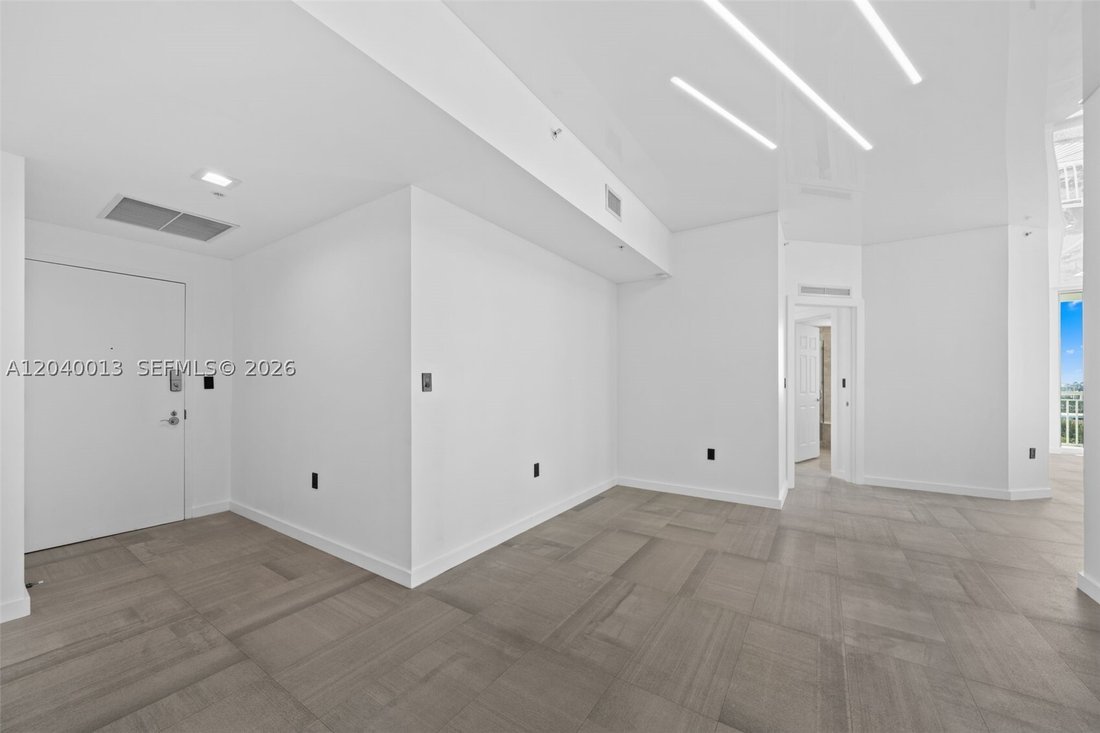 Condo in Hallandale Beach, Florida, United States 5 - 18222959