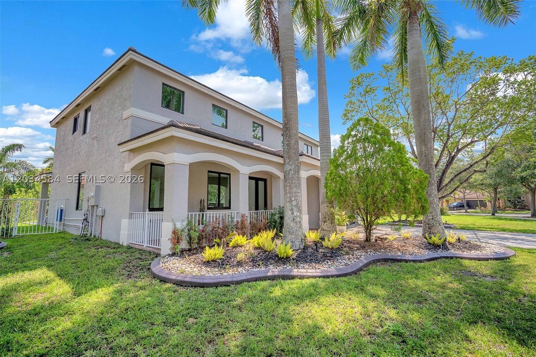 House in Weston, Florida, United States 3 - 18222937