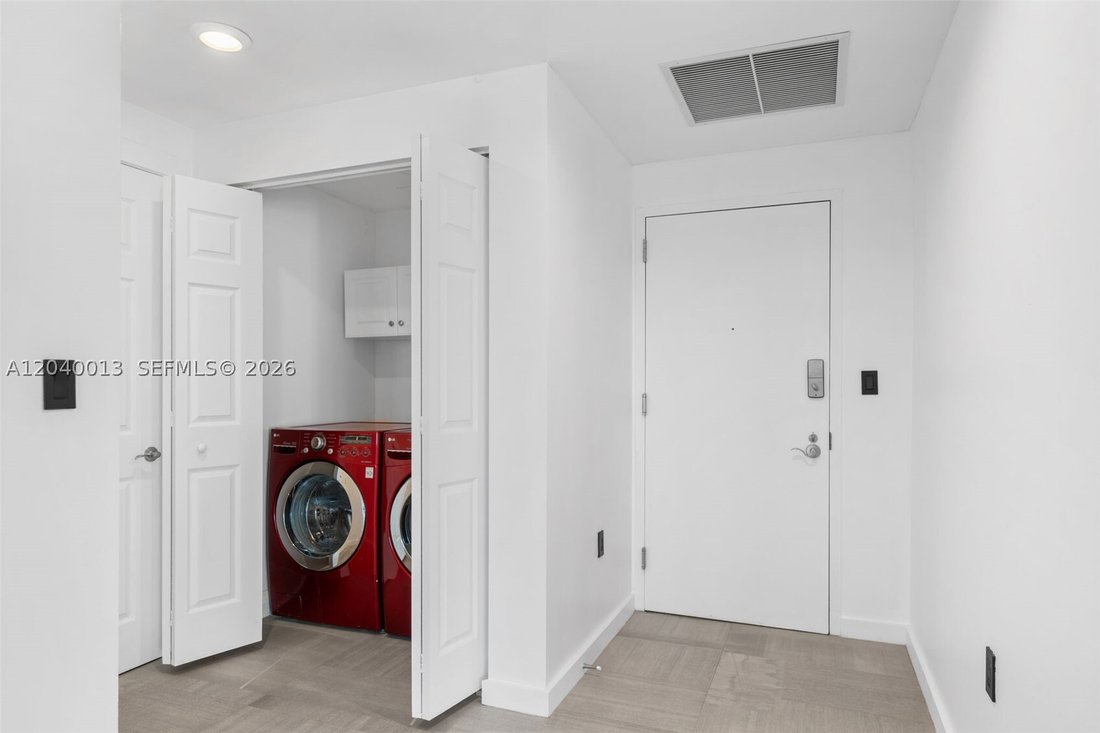 Condo in Hallandale Beach, Florida, United States 4 - 18222959