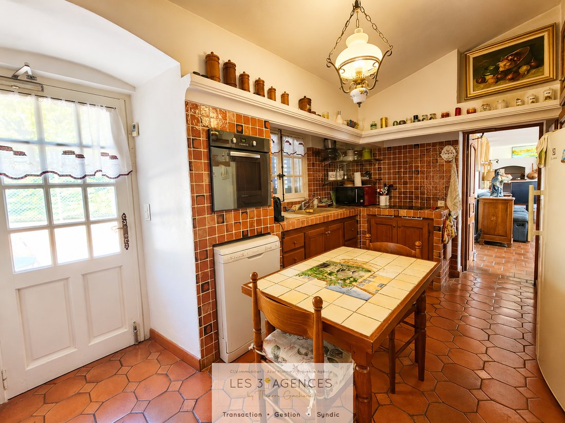 Villa in Grimaud, Provence-Alpes-Côte d'Azur, France 3 - 15694281