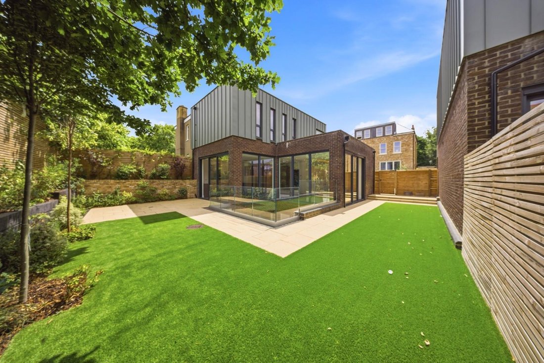 House in Acton, Ealing, England 1 - 18222169