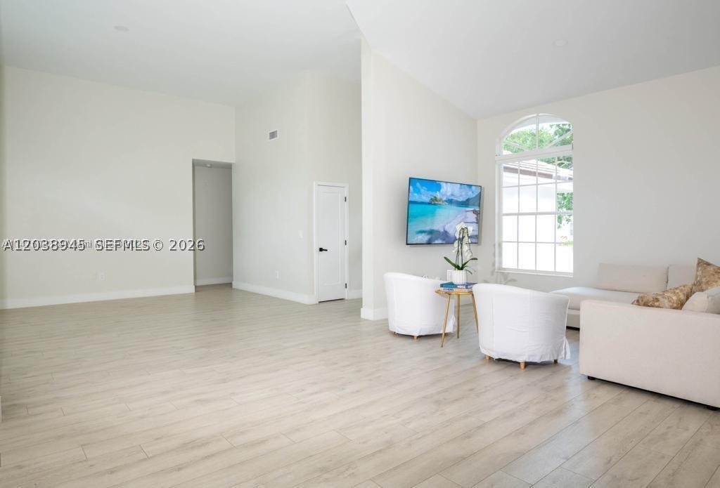 House in Hialeah, Florida, United States 3 - 18222963