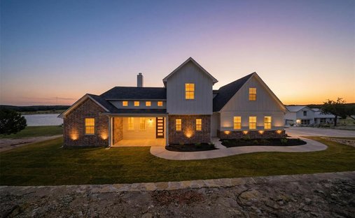 House in Bluff Dale, Texas, United States 1