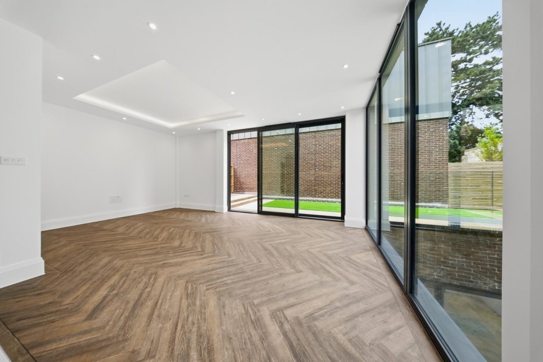 House in Acton, Ealing, England 5 - 18222169