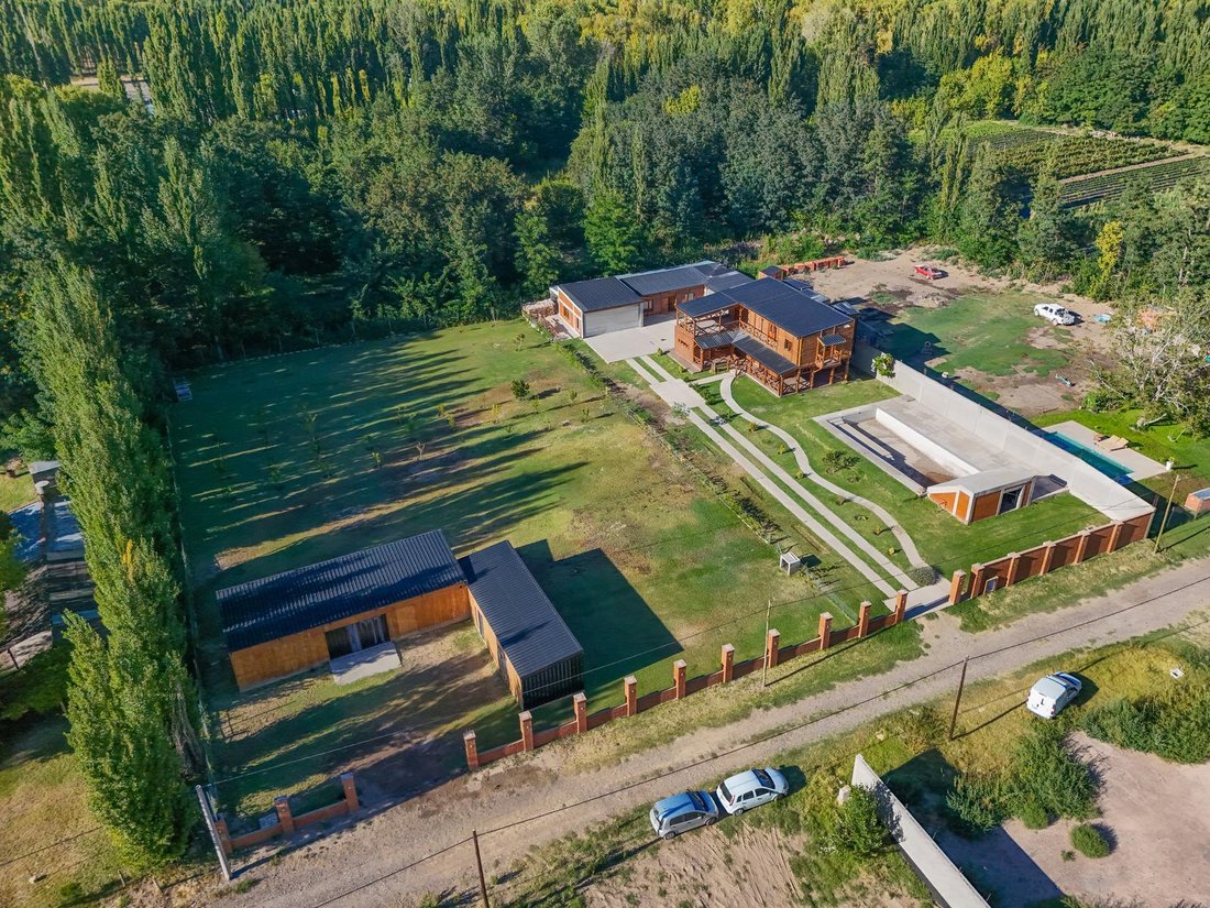 House in Neuquen, Neuquen, Argentina 3 - 18221681
