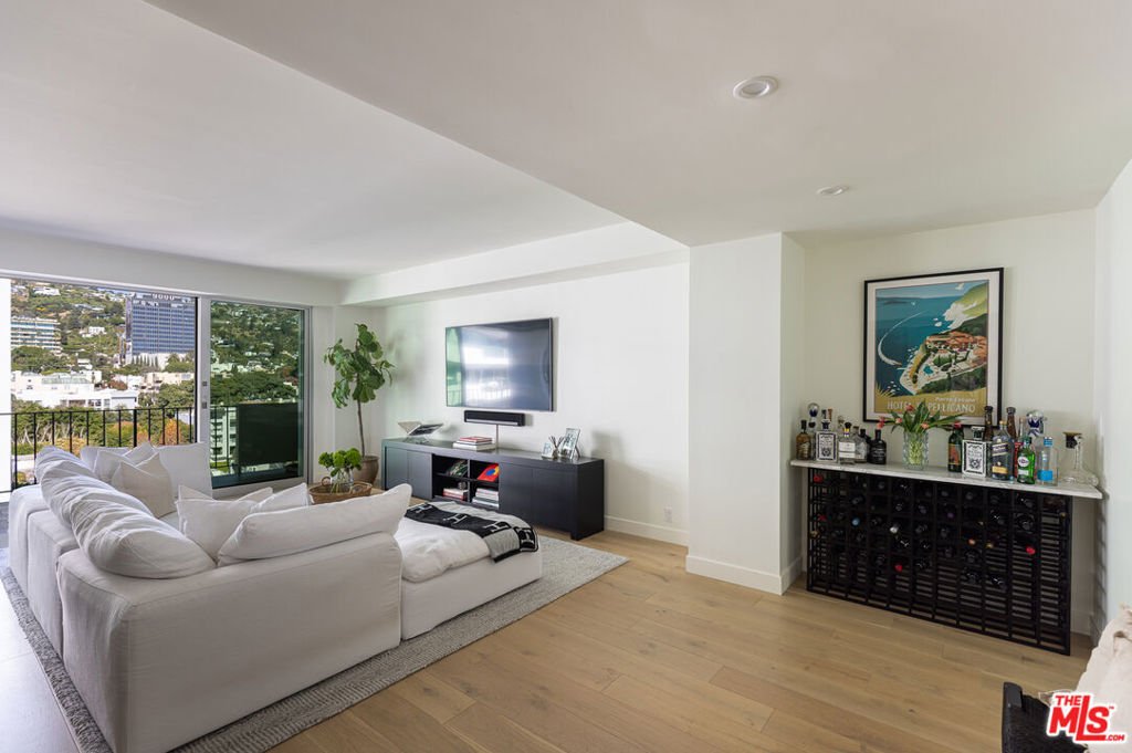 Condo in Los Angeles, California, United States 4 - 18223144