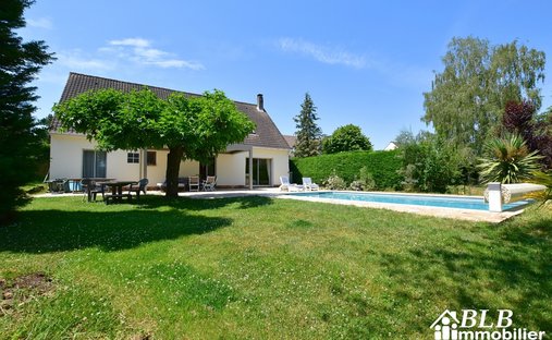 House in Saint-Remy-l'Honore, Ile-de-France, France 1