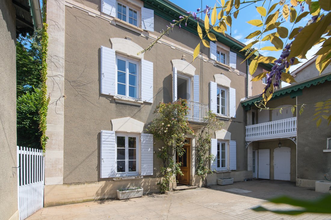 House in Arrondissement of Villefranche-sur-Saône, Auvergne-Rhône-Alpes, France 1 - 18223117