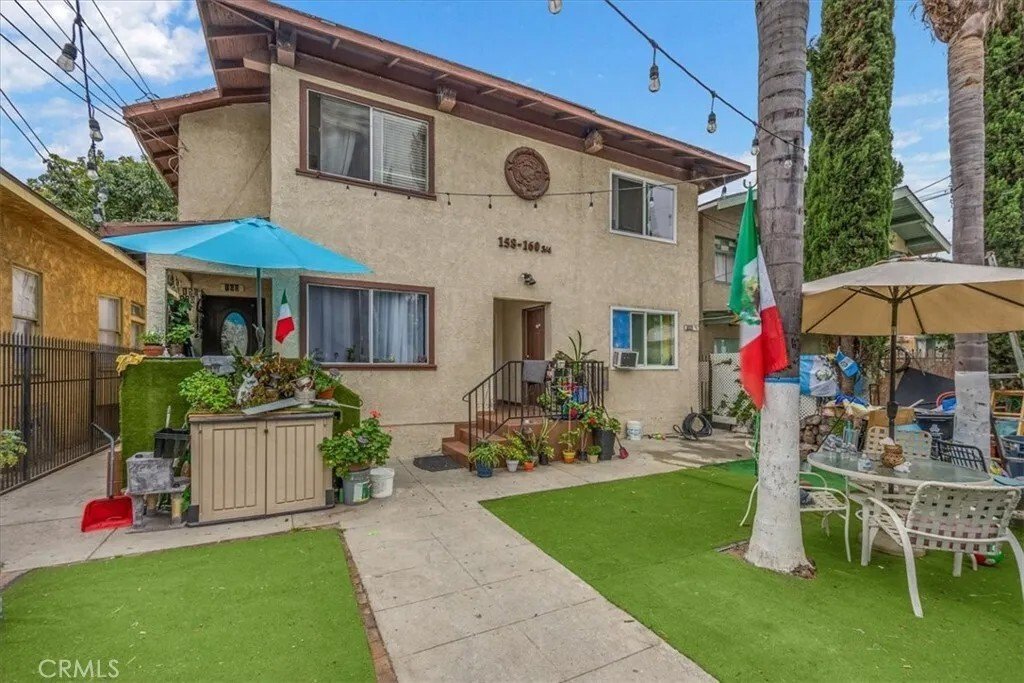Los Angeles, California, United States 4 - 18223348