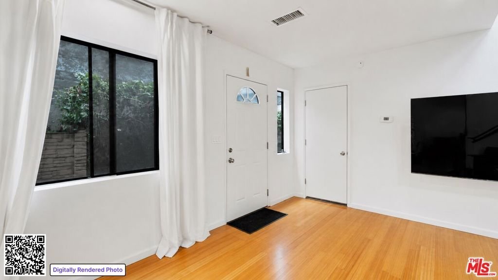 Los Angeles, California, United States 3 - 18223113