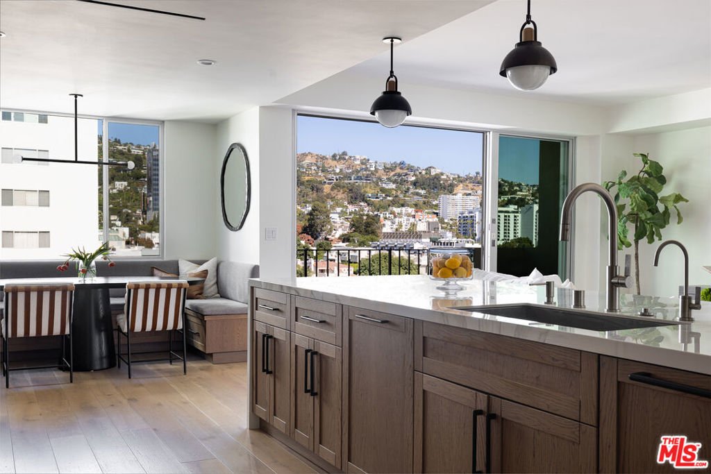 Condo in Los Angeles, California, United States 1 - 18223144