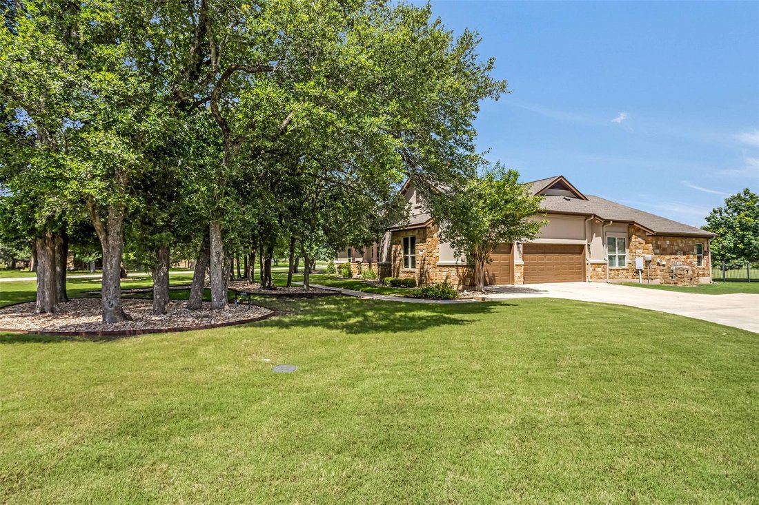 House in Florence, Texas, United States 5 - 18223045