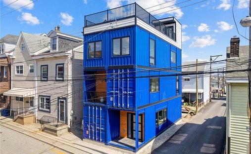 House in Pittsburgh, Pennsylvania, United States 1