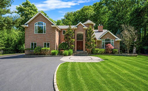 House in Smithtown, New York, United States 1