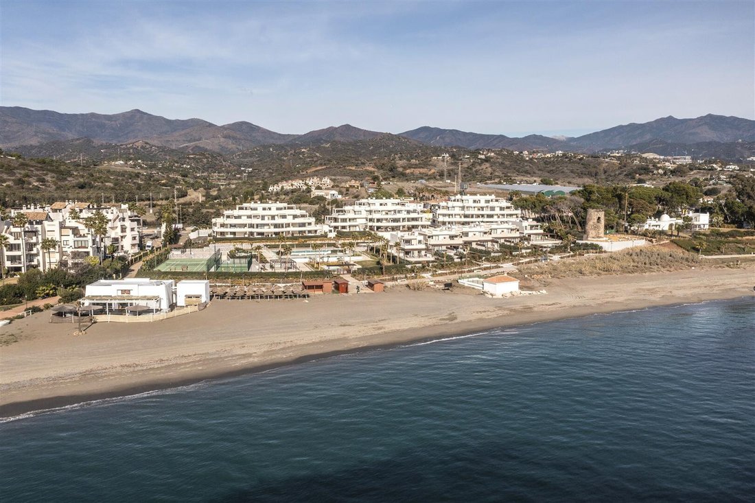 Villa in Cancelada, Estepona, Andalusia 1 - 18222133