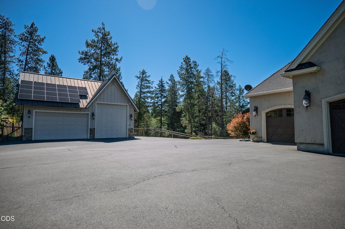 House in Grants Pass, Oregon, United States 2 - 18222386