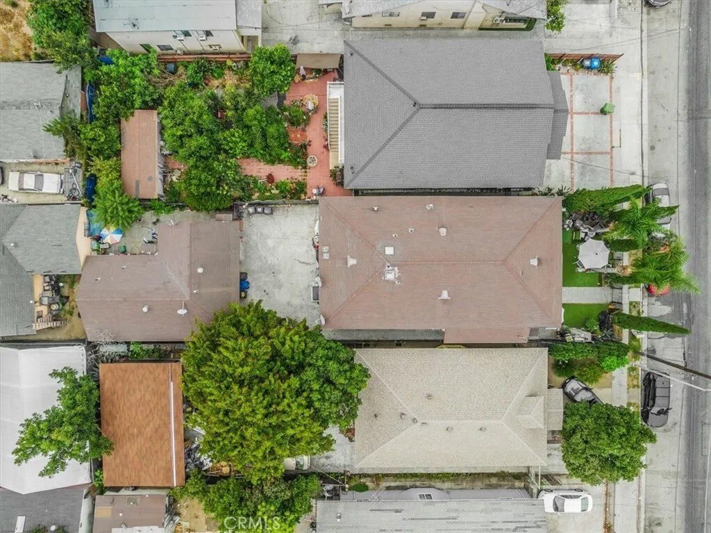Los Angeles, California, United States 3 - 18223348