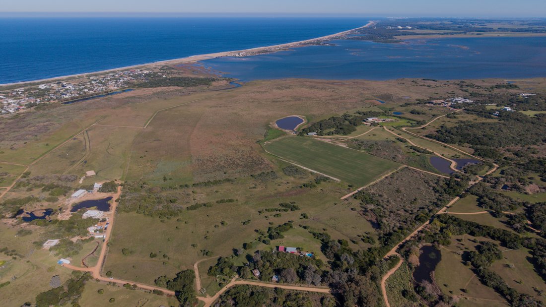 Land in Chacras de Medellin Sur Lac, Maldonado Department, Uruguay 3 - 18222795