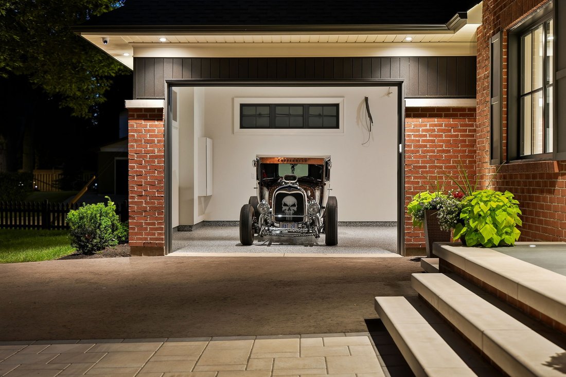 House in Burlington, Canada 3 - 18223777
