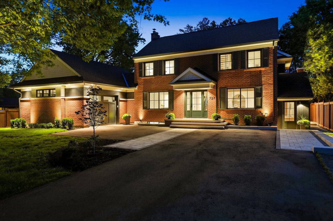 House in Burlington, Canada 1 - 18223777