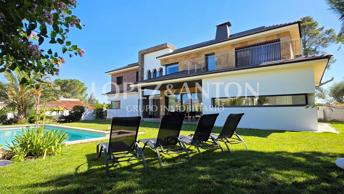 Villa in l'Eliana, Valencian Community, Spain 1 - 18224574