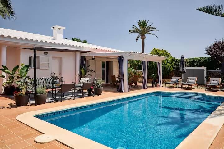 Villa in Punta Prima, Sant Lluis, Balearic Islands 1 - 18231701