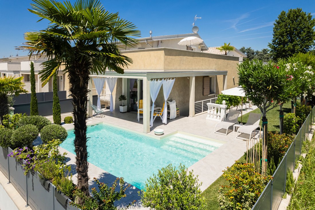 Villa in Punta Grò - Chiodi - Rovizza, Sirmione, Lombardy 1 - 16715251