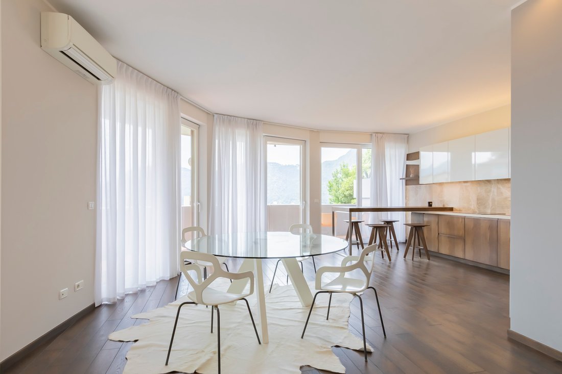 Apartment in Campione d'Italia, Lombardy, Italy 1 - 18234634