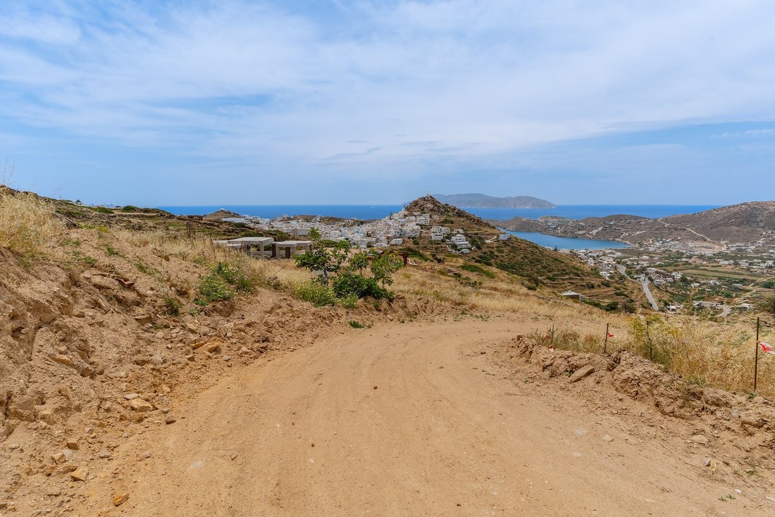 Land in Ios, Aegean, Griechenland 3 - 16655116