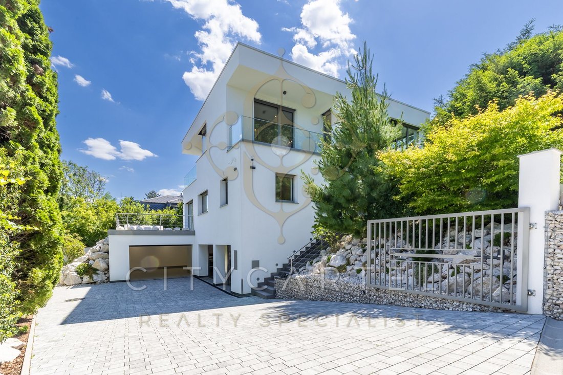 House in Budapest, Hungary 1 - 16710673