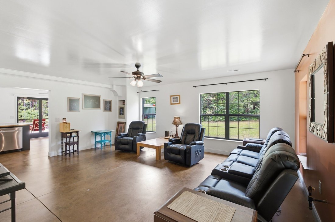 House in Hohenwald, Tennessee, United States 2 - 18230145