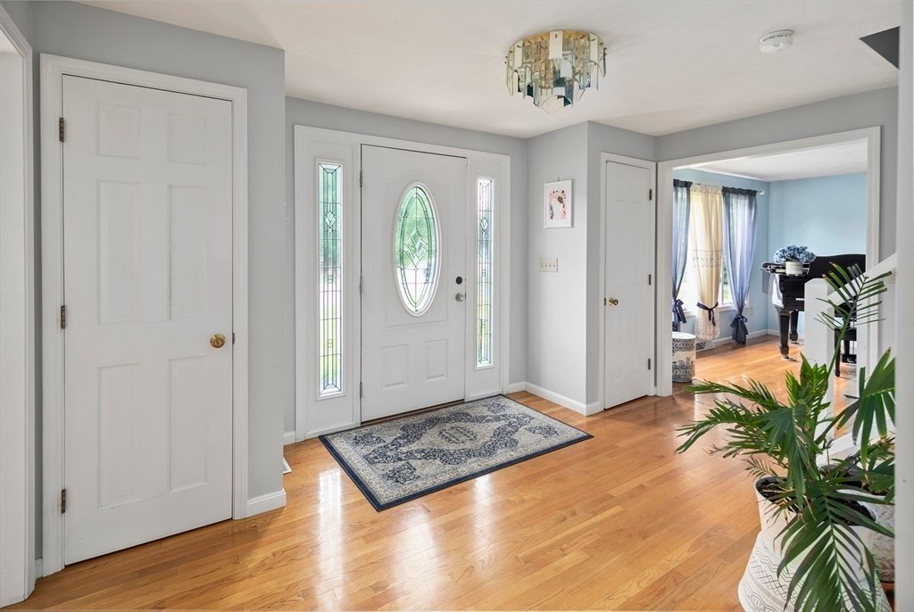 House in Sharon, Massachusetts, United States 2 - 18229430